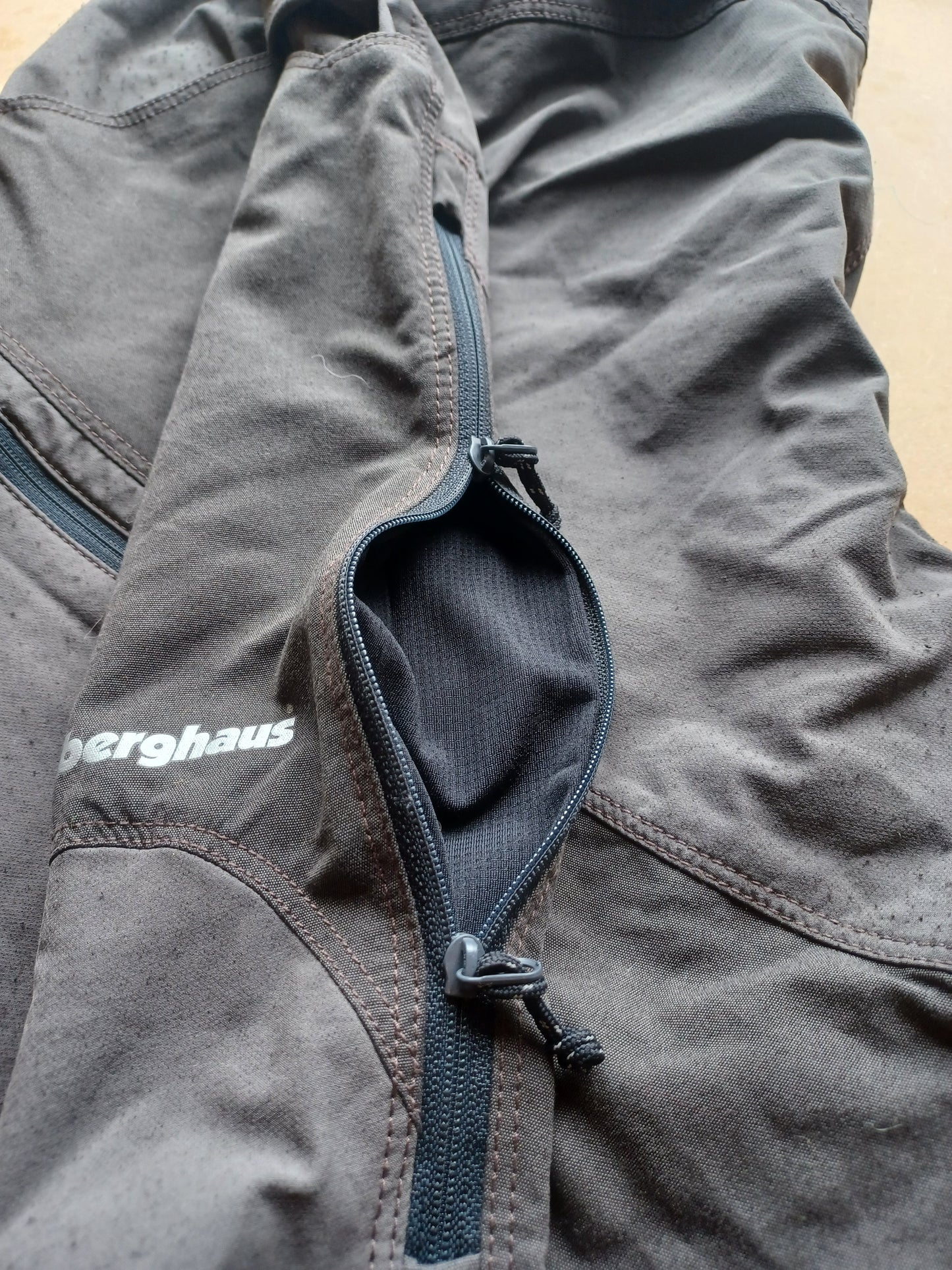 Berghaus Hiking trousers mens 34" 32"